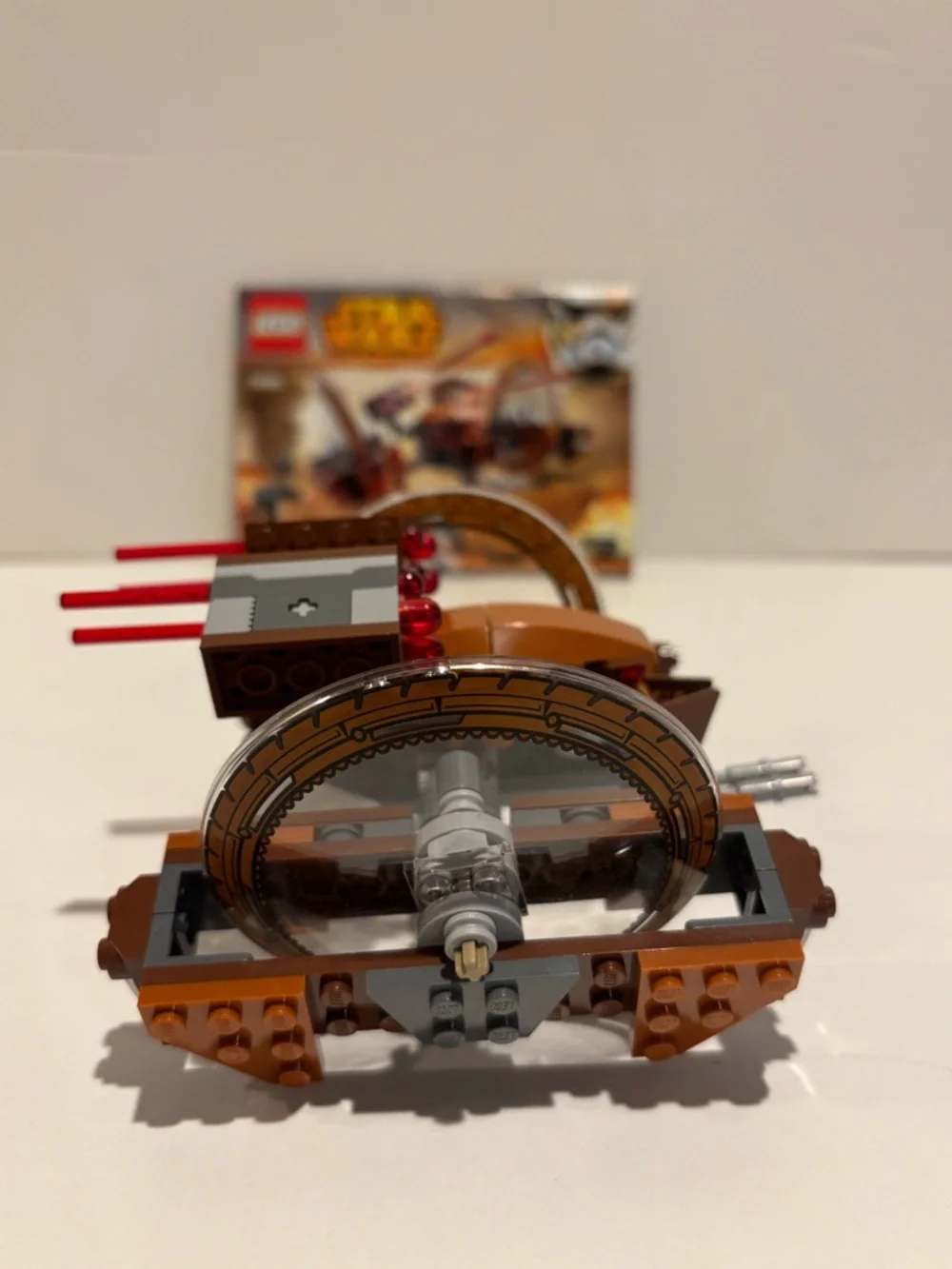 LEGO #75085 Star Wars Hailfire Droid - Picture 9 of 13